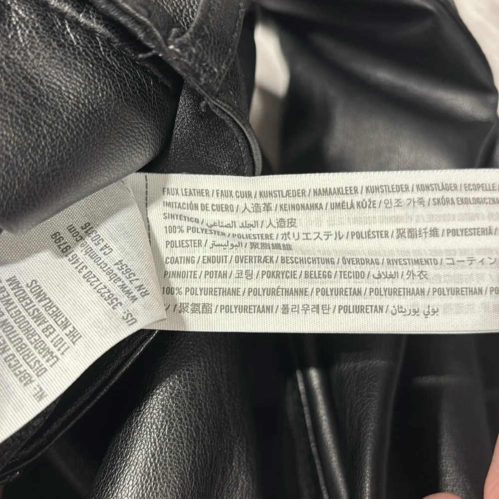 Hollister faux leather high rise flare pants. - Picture 9 of 9